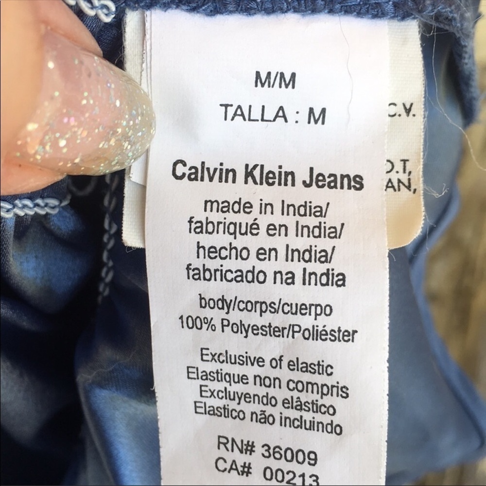 Calvin Kline Jeans Talla flutter sleeve  top - Picture 7 of 7